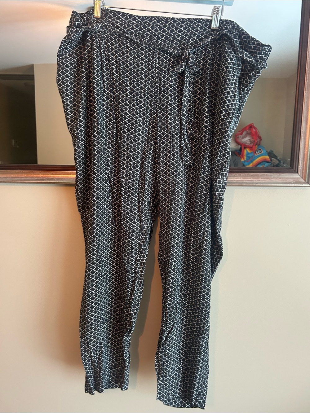 Old Navy Black & White Geometric Straight Leg Pants